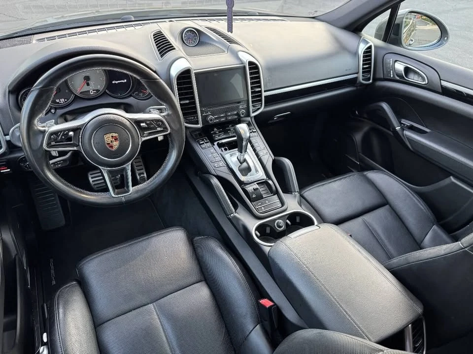 2017 Porsche 958 Cayenne S - Image 9 of 14