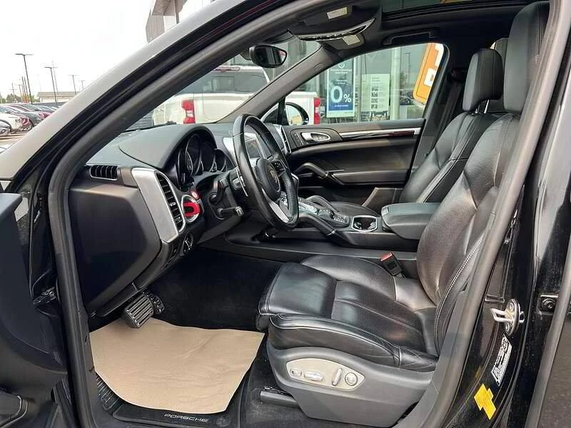 2017 Porsche 958 Cayenne - Image 3 of 4