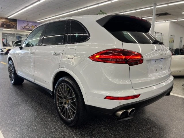 2017 Porsche 958 Cayenne - Image 3 of 9