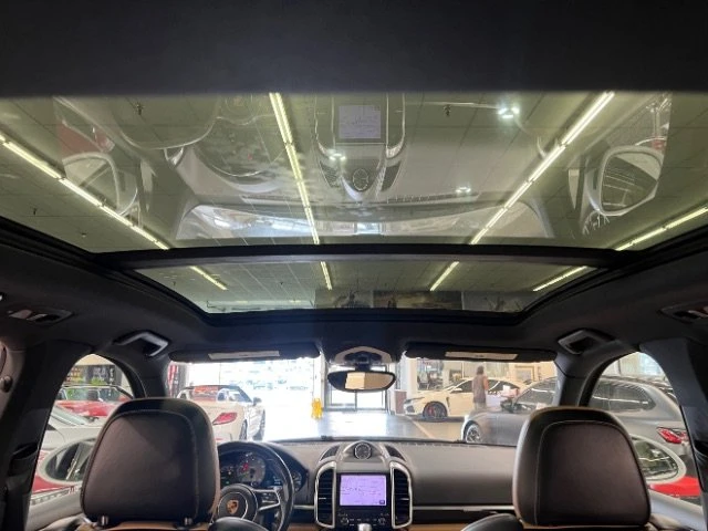 2017 Porsche 958 Cayenne - Image 6 of 9