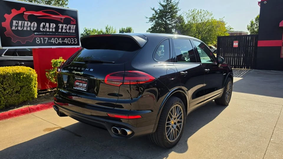 2017 Porsche 958 Cayenne - Image 8 of 20