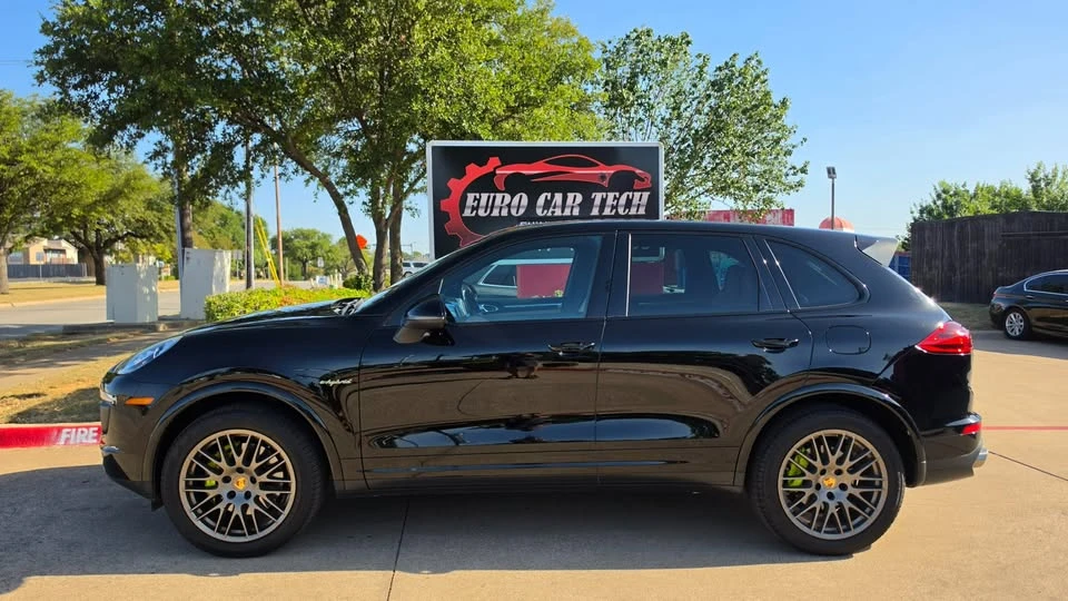 2017 Porsche 958 Cayenne - Image 2 of 20