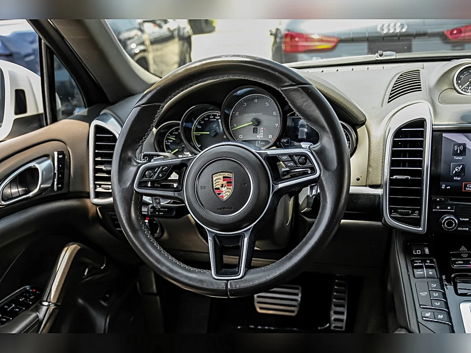 2017 Porsche Cayenne - Image 13 of 31