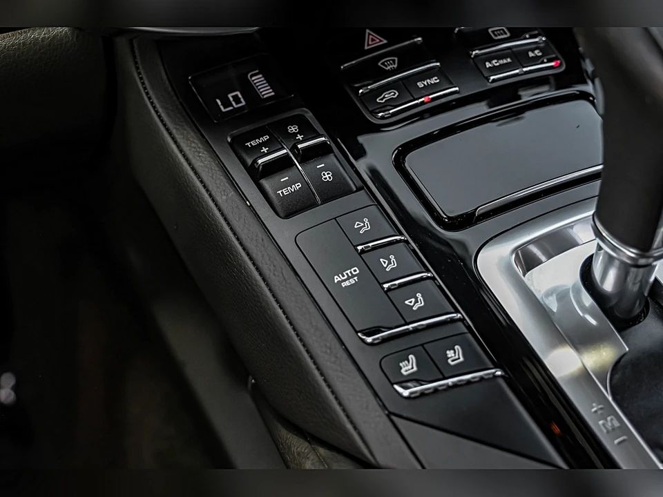 2017 Porsche Cayenne - Image 21 of 31