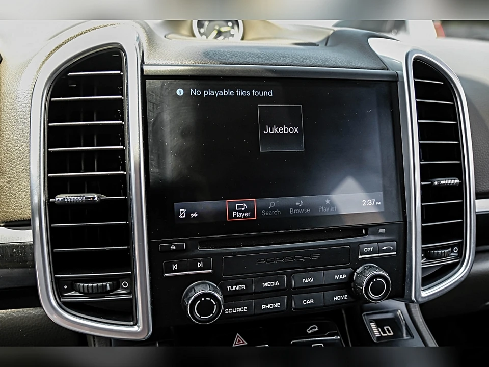 2017 Porsche Cayenne - Image 24 of 31