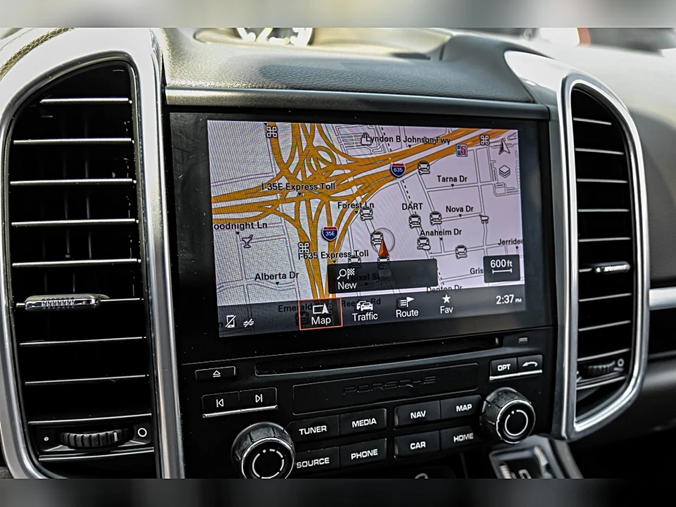 2017 Porsche Cayenne - Image 18 of 31