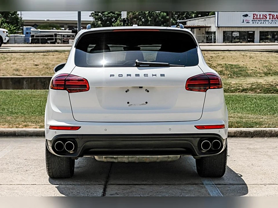 2017 Porsche Cayenne - Image 8 of 31