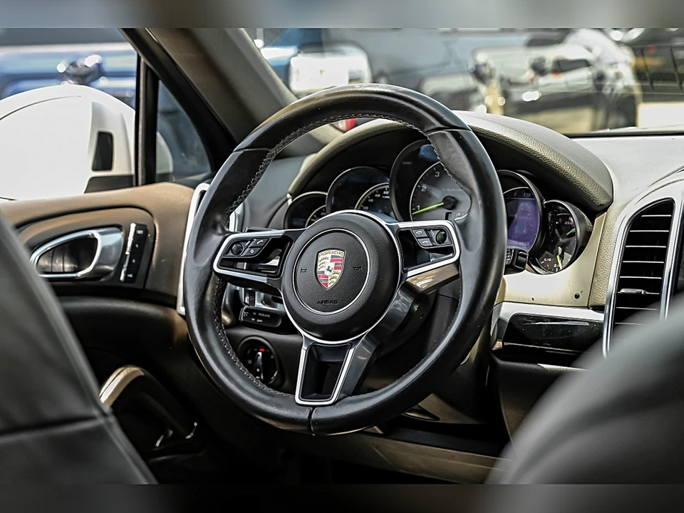 2017 Porsche Cayenne - Image 12 of 31