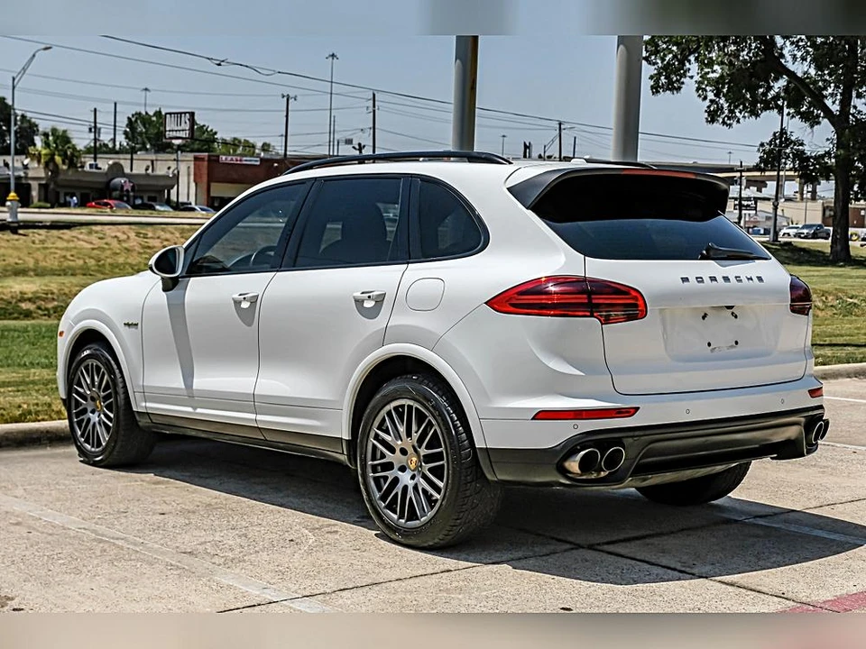 2017 Porsche Cayenne - Image 9 of 31