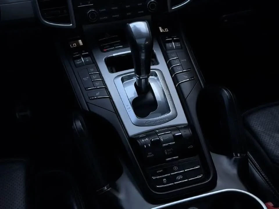 2017 Porsche 958 Cayenne GTS - Image 15 of 20