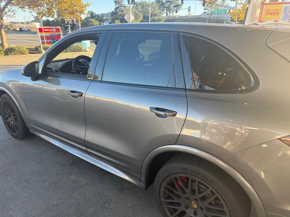2017 Porsche 958 Cayenne GTS - Image 2 of 3