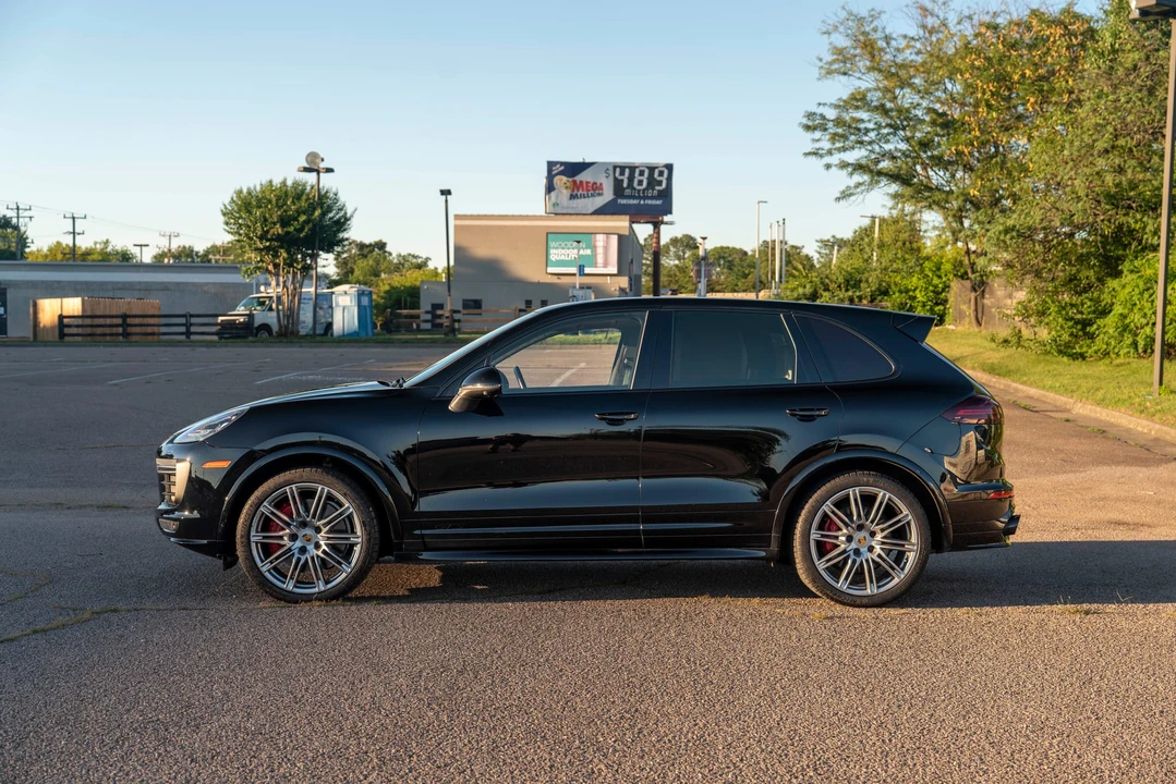 2017 Porsche 958 Cayenne GTS - Image 3 of 31