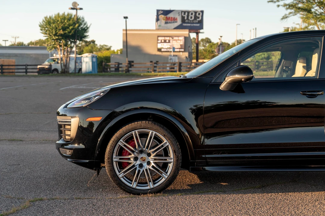 2017 Porsche 958 Cayenne GTS - Image 10 of 31