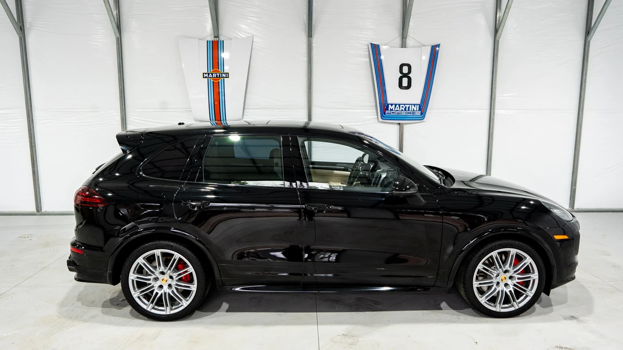 2017 Porsche 958 Cayenne GTS - Image 16 of 31