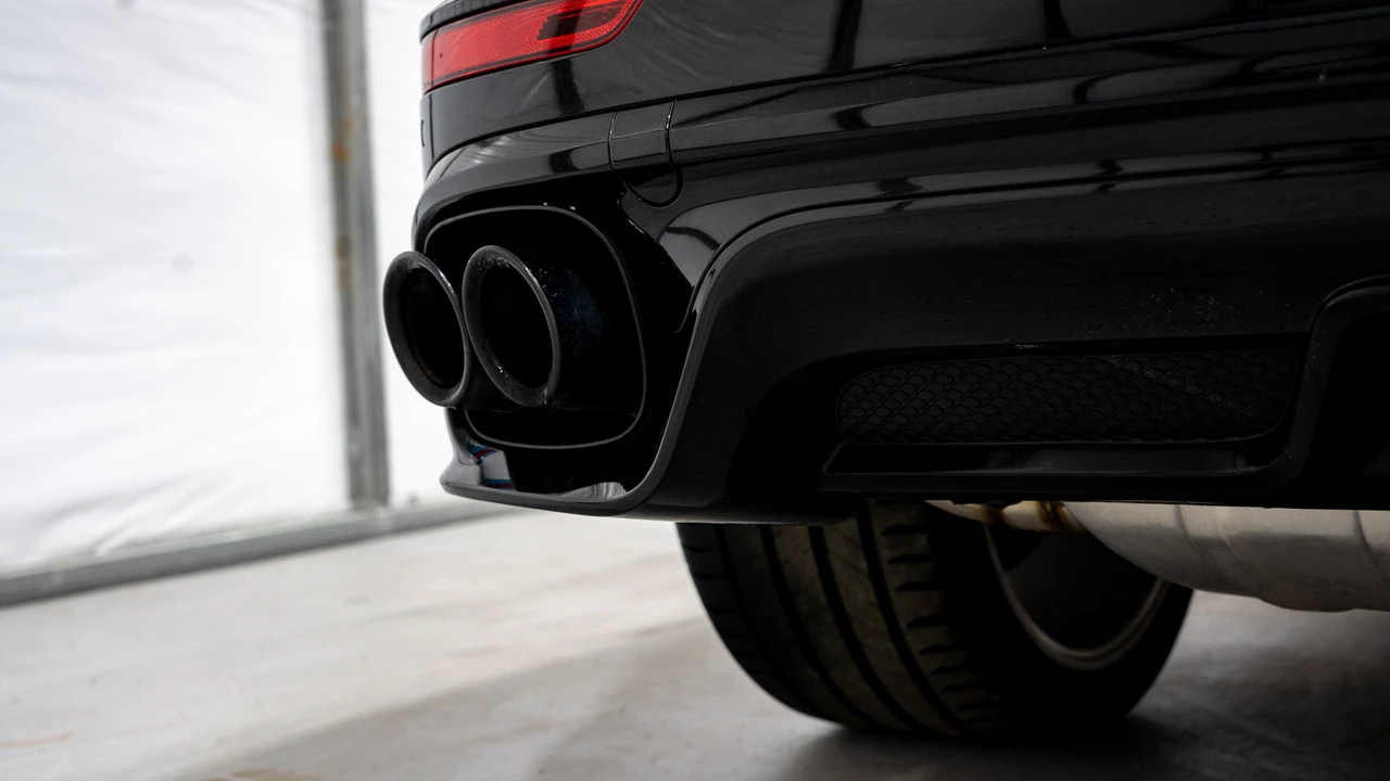 2017 Porsche 958 Cayenne GTS - Image 30 of 31