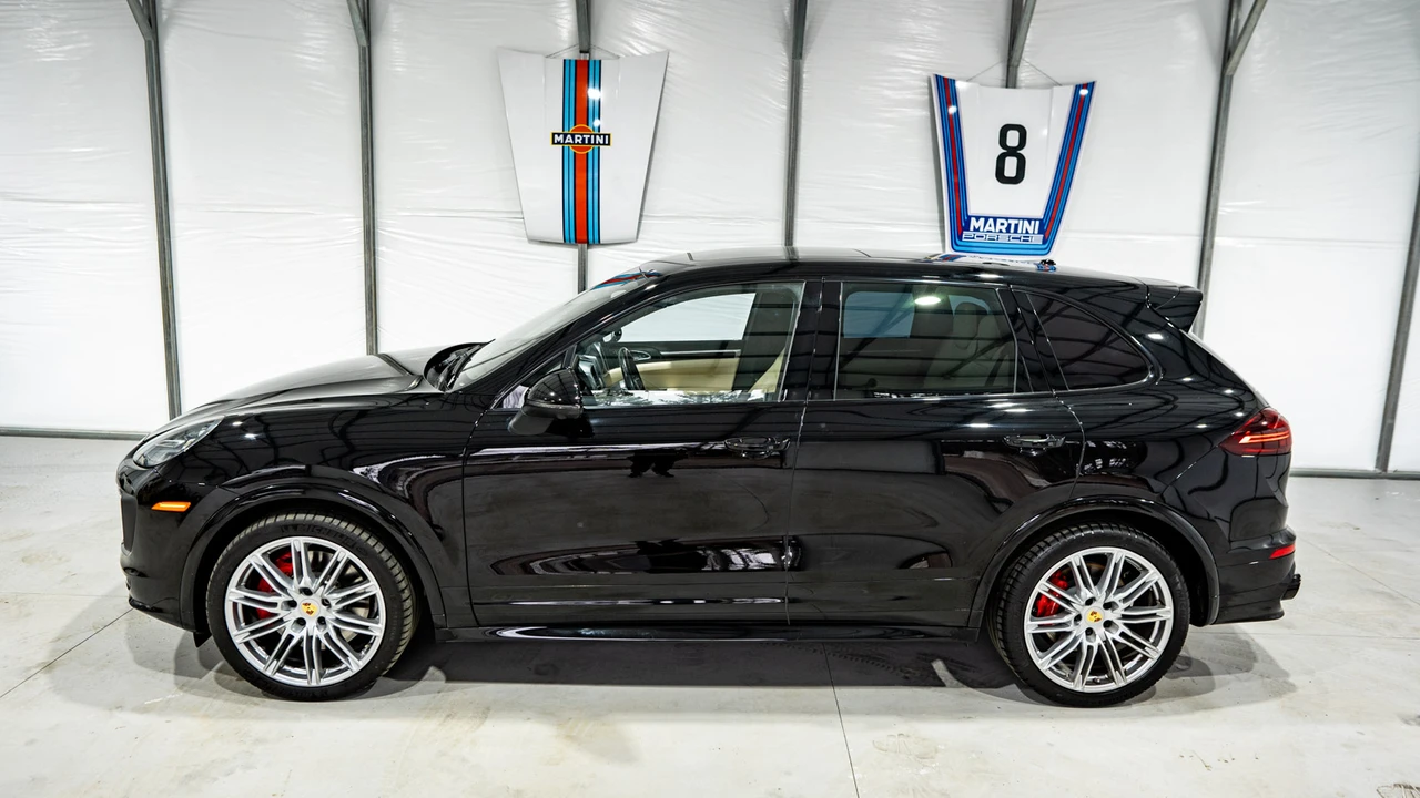 2017 Porsche 958 Cayenne GTS - Image 4 of 31