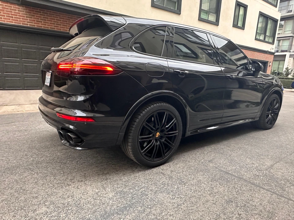 2017 Porsche 958 Cayenne GTS - Image 9 of 31
