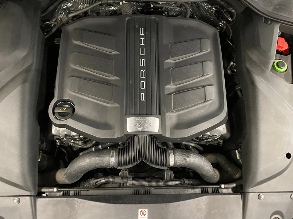 2017 Porsche 958 Cayenne GTS - Image 9 of 31