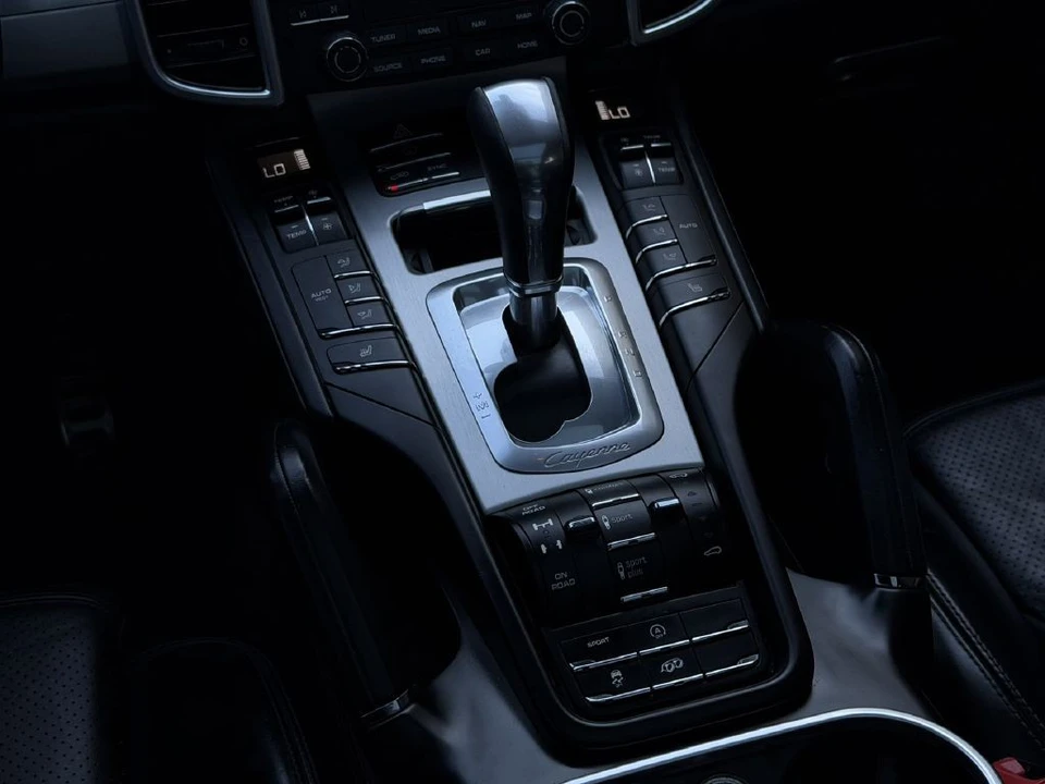 2017 Porsche 958 Cayenne GTS - Image 16 of 23
