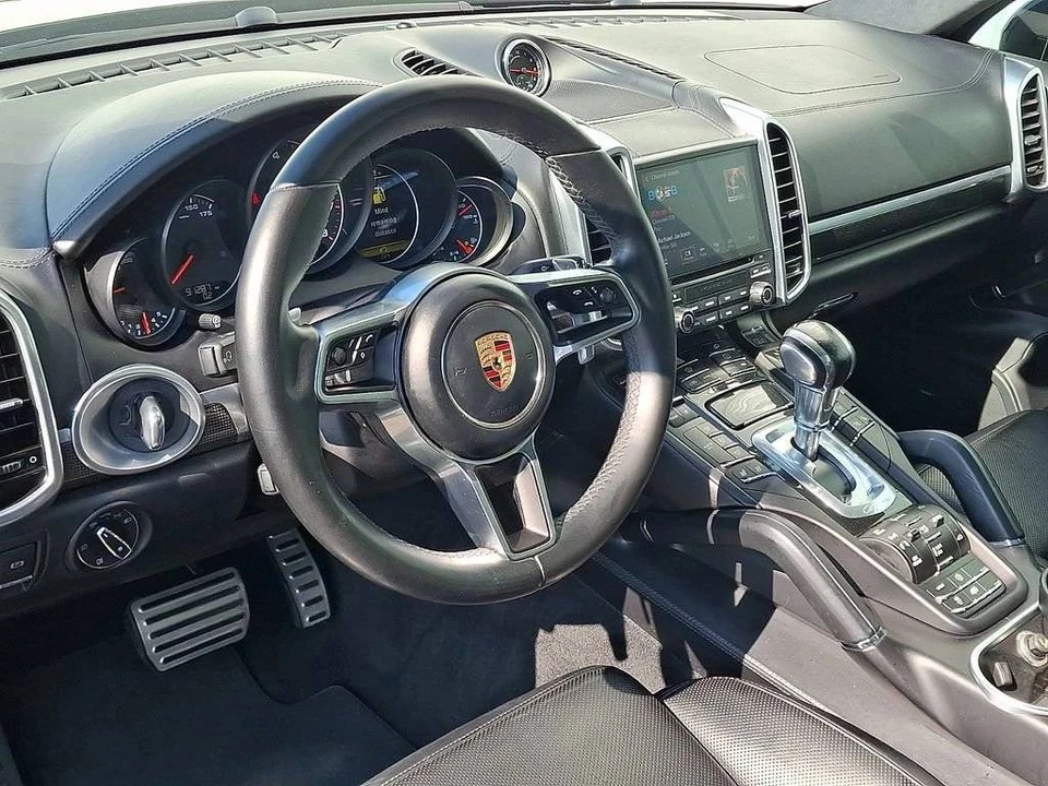 2017 Porsche 958 Cayenne GTS - Image 4 of 5