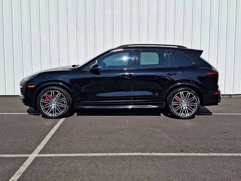 2017 Porsche 958 Cayenne GTS - Image 2 of 5