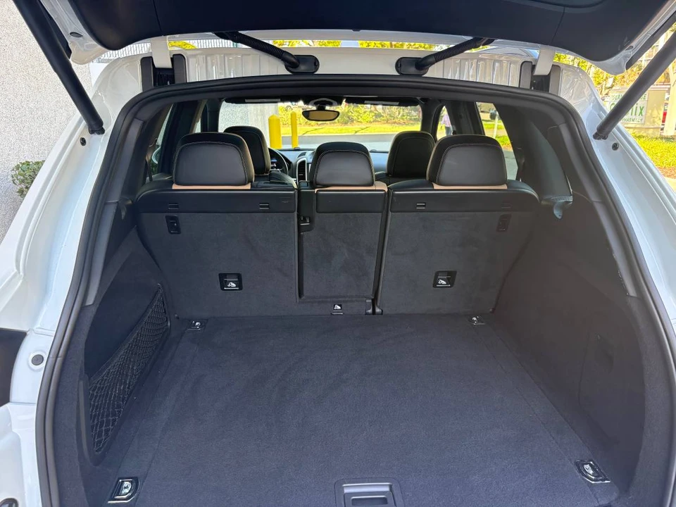 2017 Porsche 958 Cayenne - Image 17 of 24