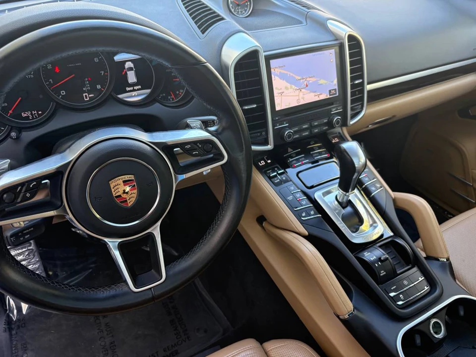 2017 Porsche 958 Cayenne - Image 18 of 24