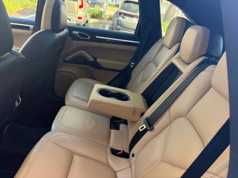 2017 Porsche 958 Cayenne - Image 14 of 24