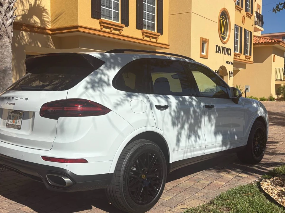 2017 Porsche 958 Cayenne - Image 2 of 24