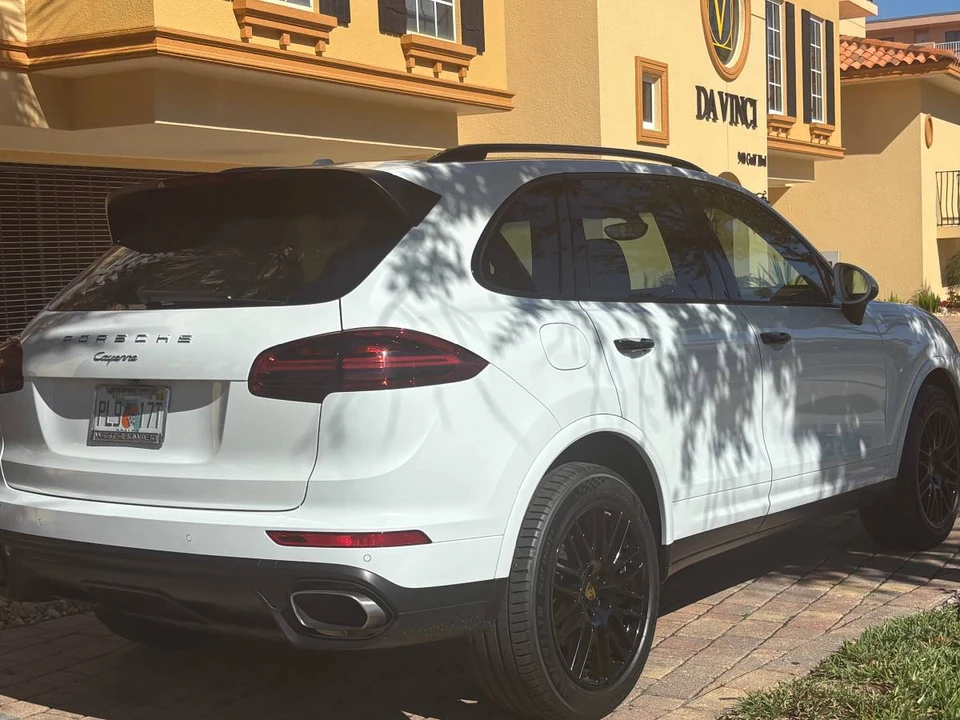 2017 Porsche 958 Cayenne - Image 6 of 24