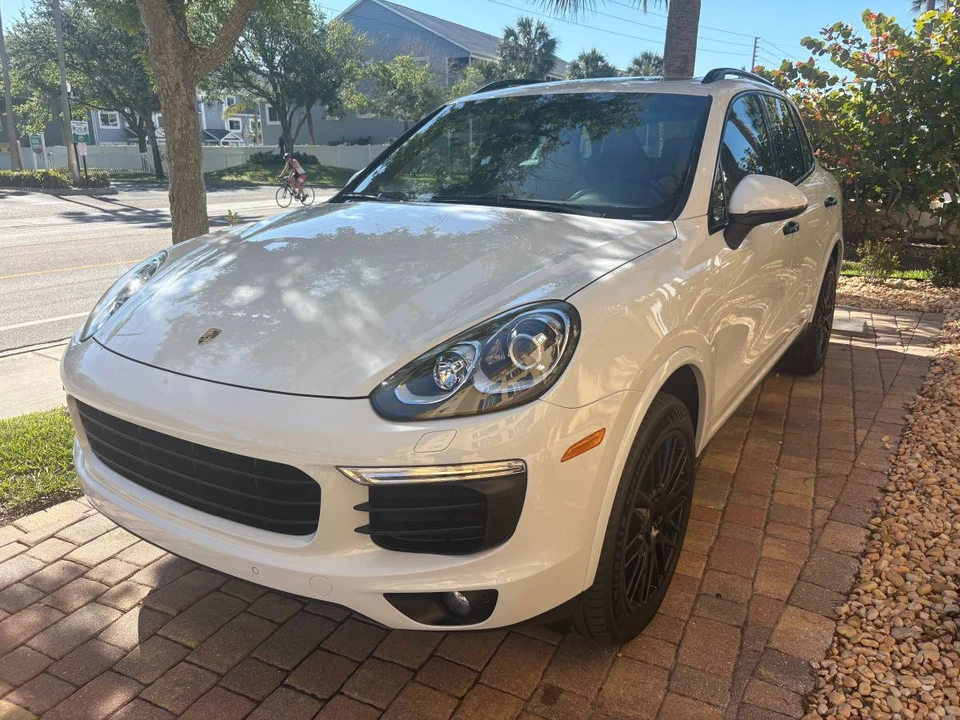 2017 Porsche 958 Cayenne - Image 12 of 24