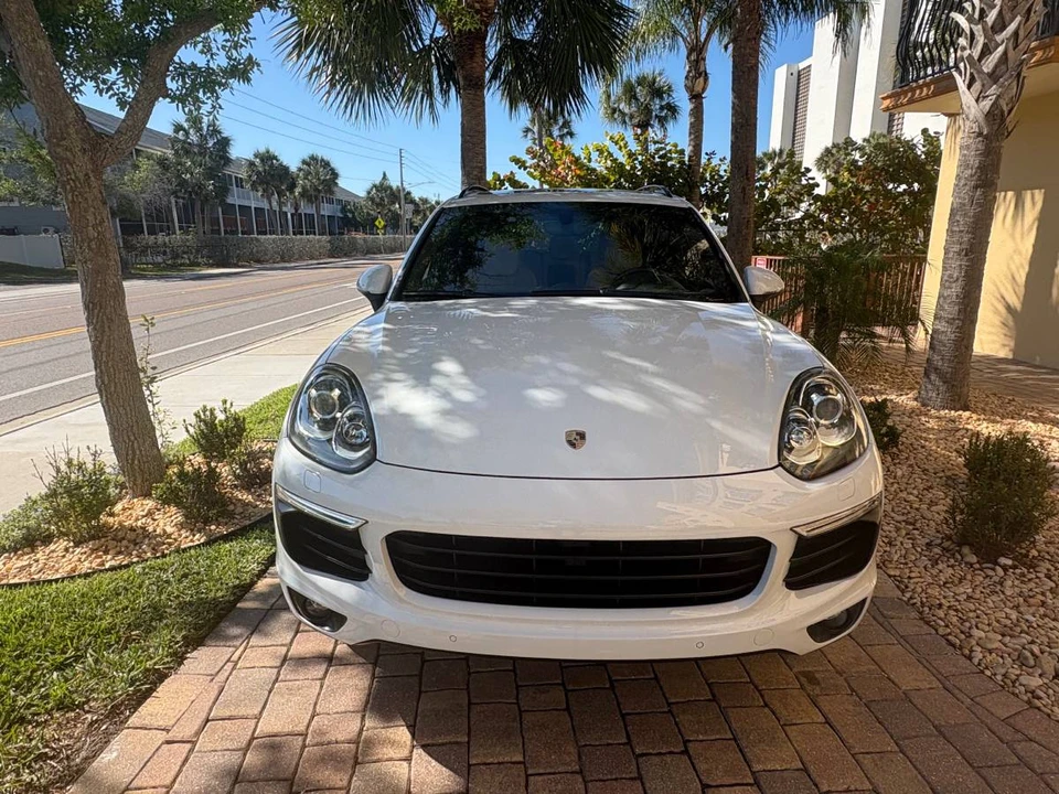 2017 Porsche 958 Cayenne - Image 7 of 24
