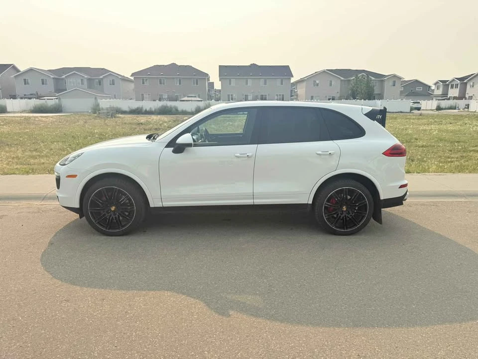 2017 Porsche 958 Cayenne - Image 4 of 13