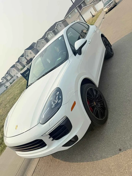 2017 Porsche 958 Cayenne - Image 2 of 13