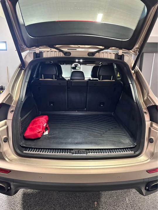 2017 Porsche 958 Cayenne - Image 4 of 5