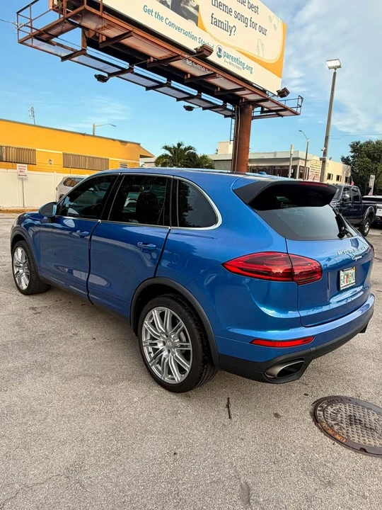2017 Porsche 958 Cayenne - Image 3 of 7