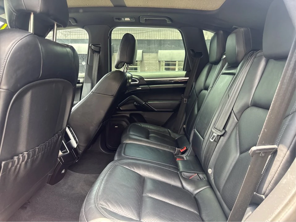 2017 Porsche 958 Cayenne - Image 10 of 20