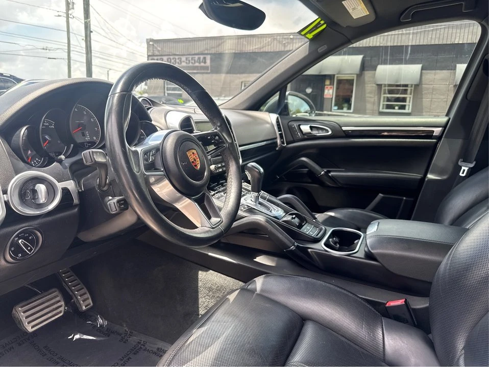 2017 Porsche 958 Cayenne - Image 9 of 20