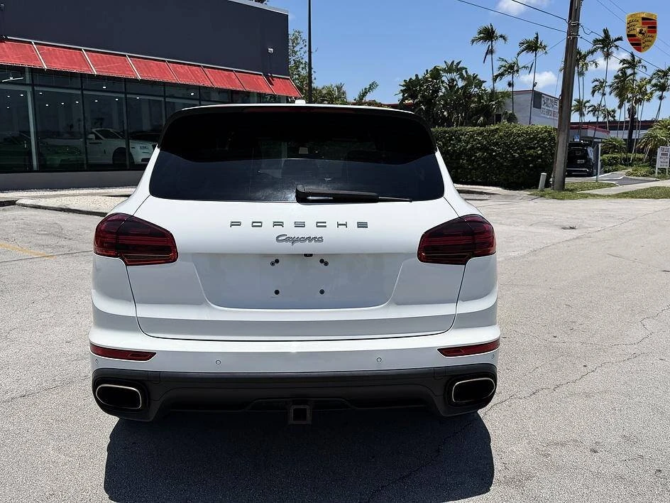 2017 Porsche 958 Cayenne - Image 6 of 20