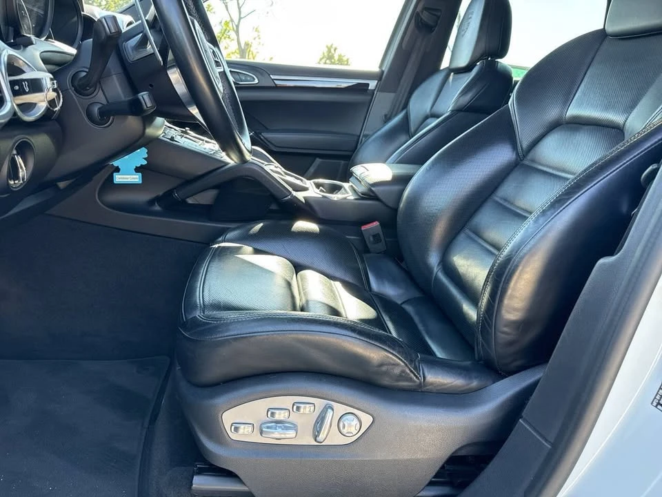 2017 Porsche 958 Cayenne - Image 9 of 20