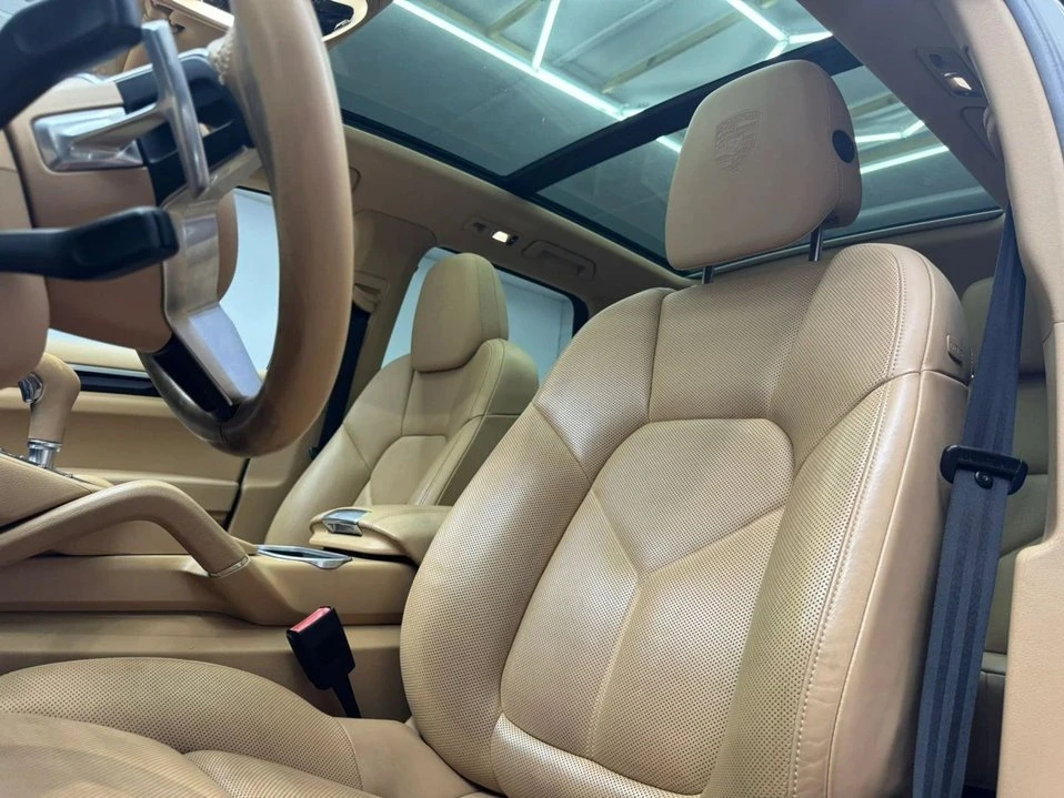 2017 Porsche 958 Cayenne - Image 8 of 20