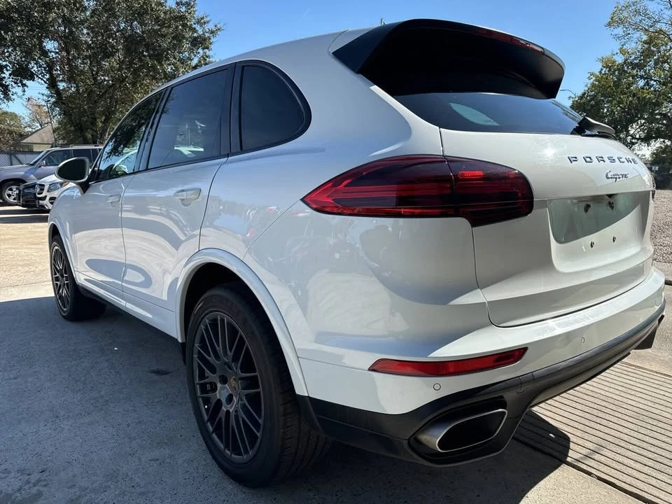 2017 Porsche 958 Cayenne - Image 6 of 20