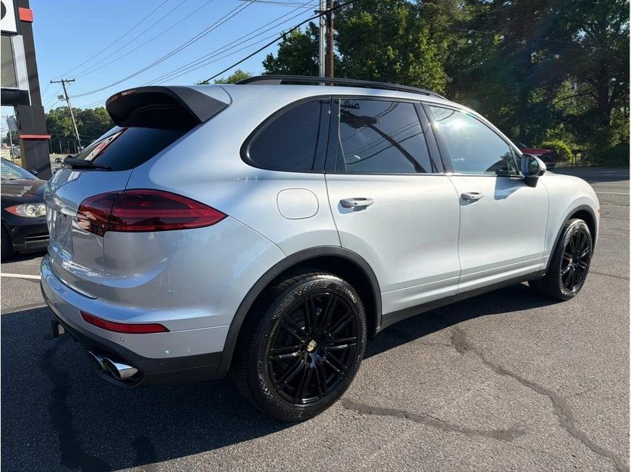 2017 Porsche 958 Cayenne - Image 6 of 20