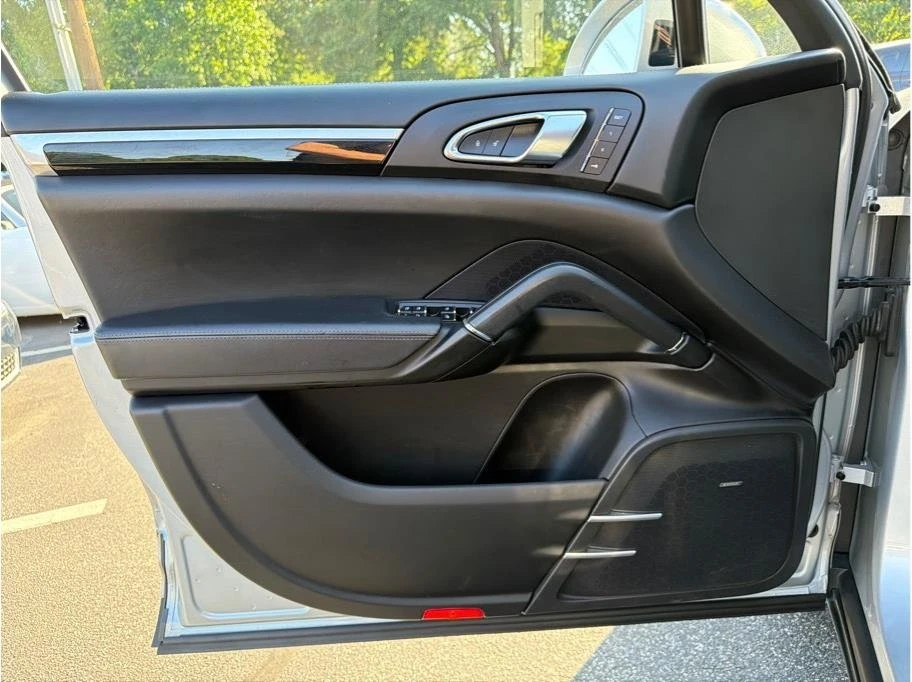 2017 Porsche 958 Cayenne - Image 9 of 20