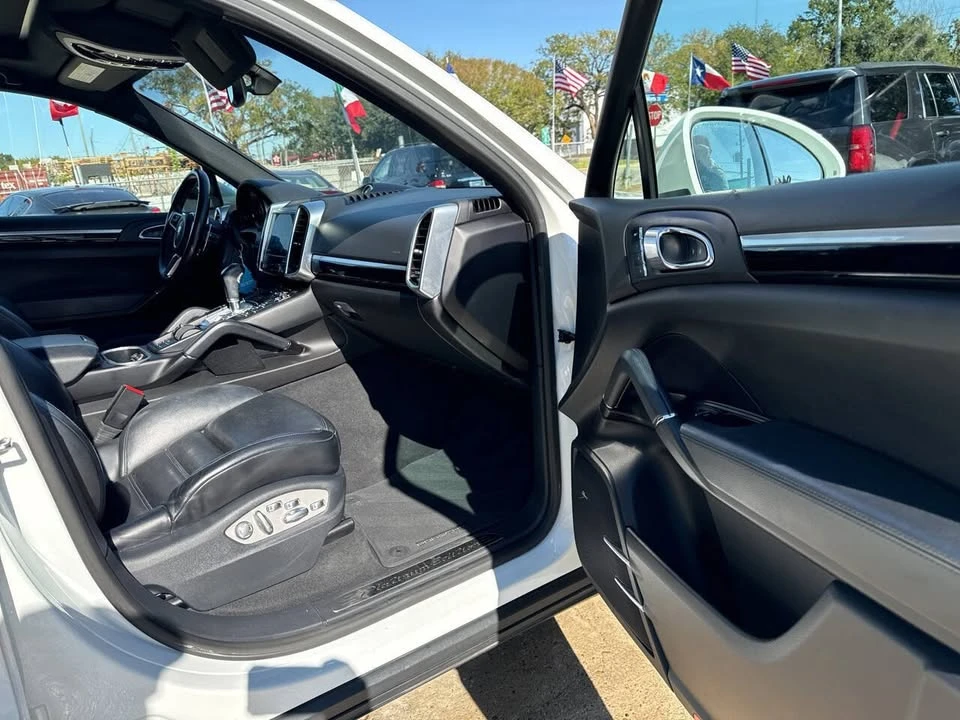 2017 Porsche 958 Cayenne - Image 15 of 20