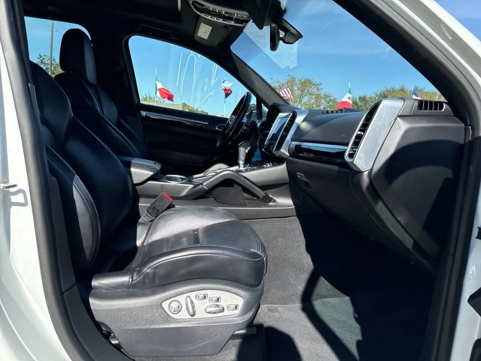 2017 Porsche 958 Cayenne - Image 12 of 20