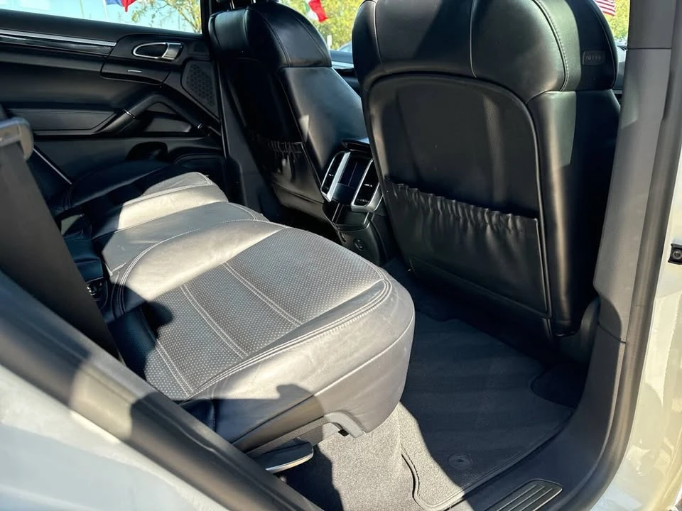 2017 Porsche 958 Cayenne - Image 16 of 20
