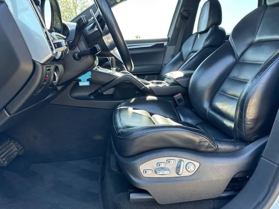 2017 Porsche 958 Cayenne - Image 11 of 20