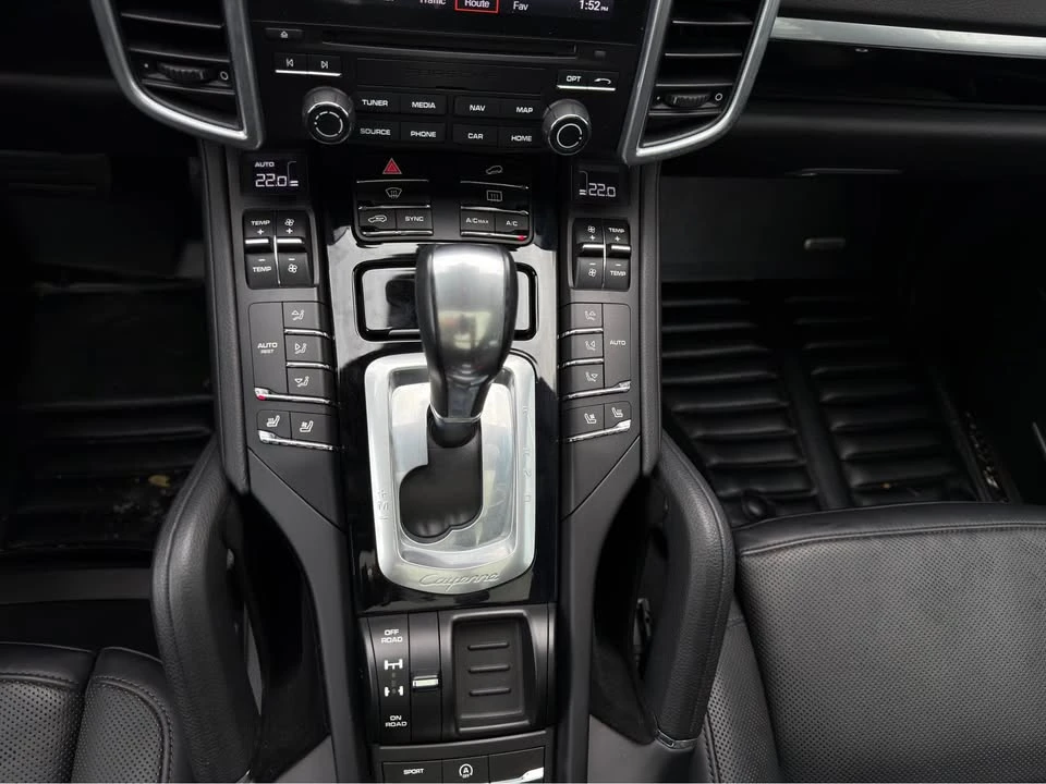 2017 Porsche 958 Cayenne - Image 8 of 11