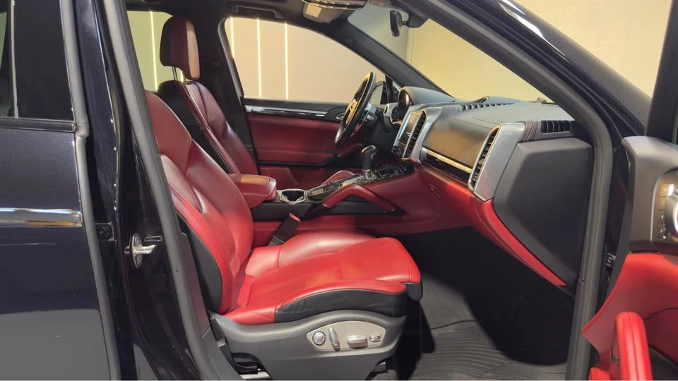 2017 Porsche 958 Cayenne - Image 6 of 8